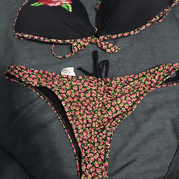 B SWIM bathing suit - Picture 2 of 3